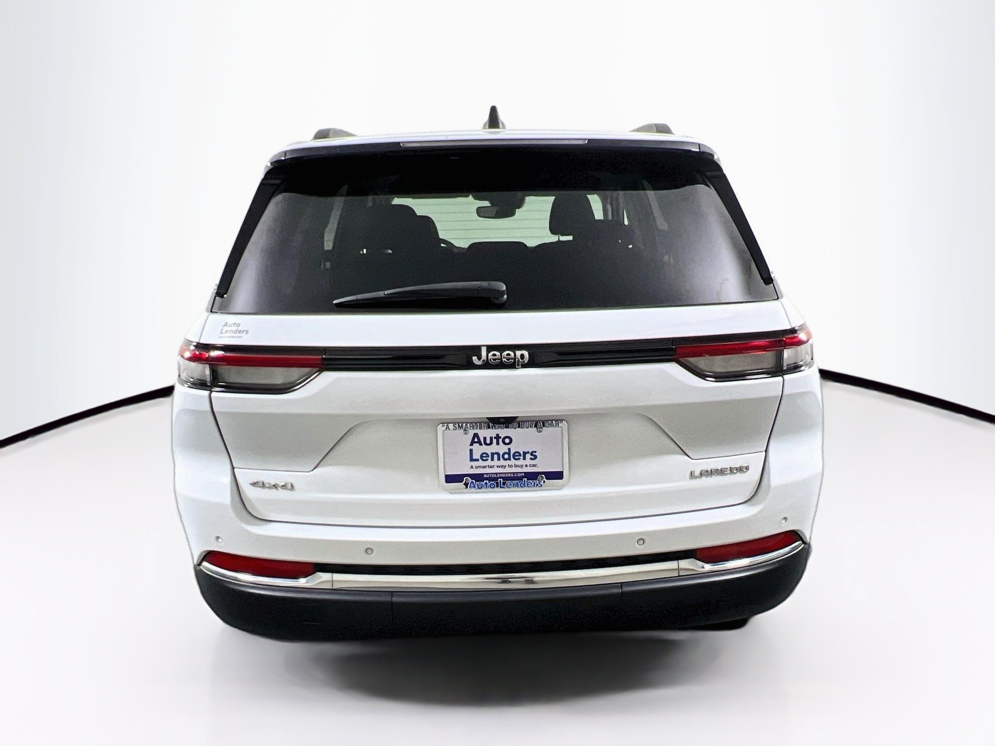Used 2023 Jeep Grand Cherokee Laredo AWD/4WD image 6