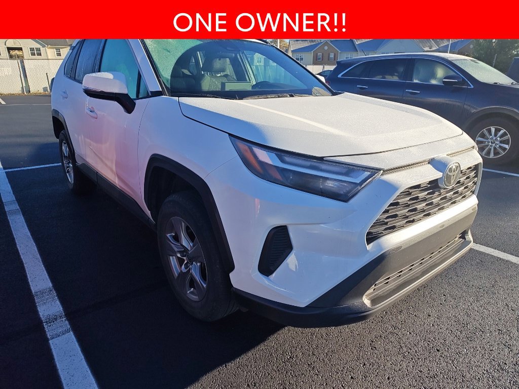 Used 2023 Toyota RAV4 XLE AWD/4WD image 3