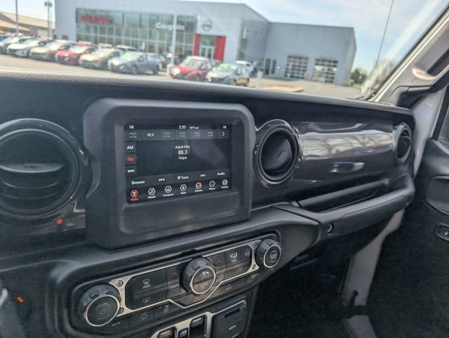 Used 2022 Jeep Gladiator Sport AWD/4WD image 19