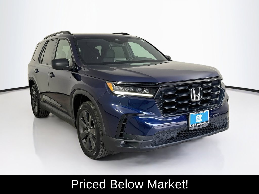 Used 2023 Honda Pilot Sport image 1