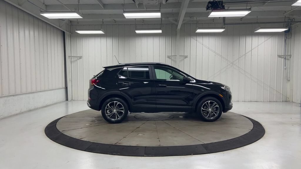 Used 2023 Buick Encore GX Select w/ Safety Package II AWD/4WD image 9