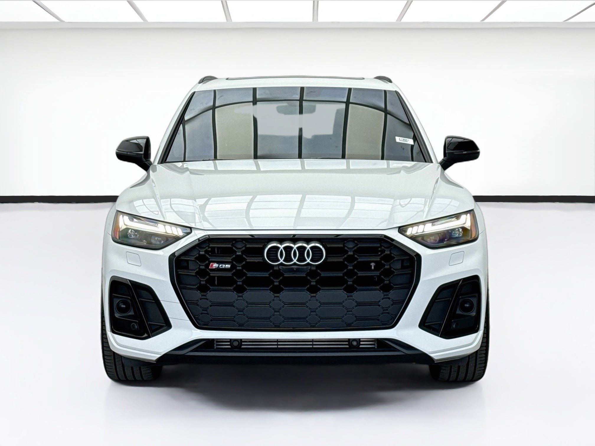 Used 2023 Audi SQ5 Prestige AWD/4WD image 2
