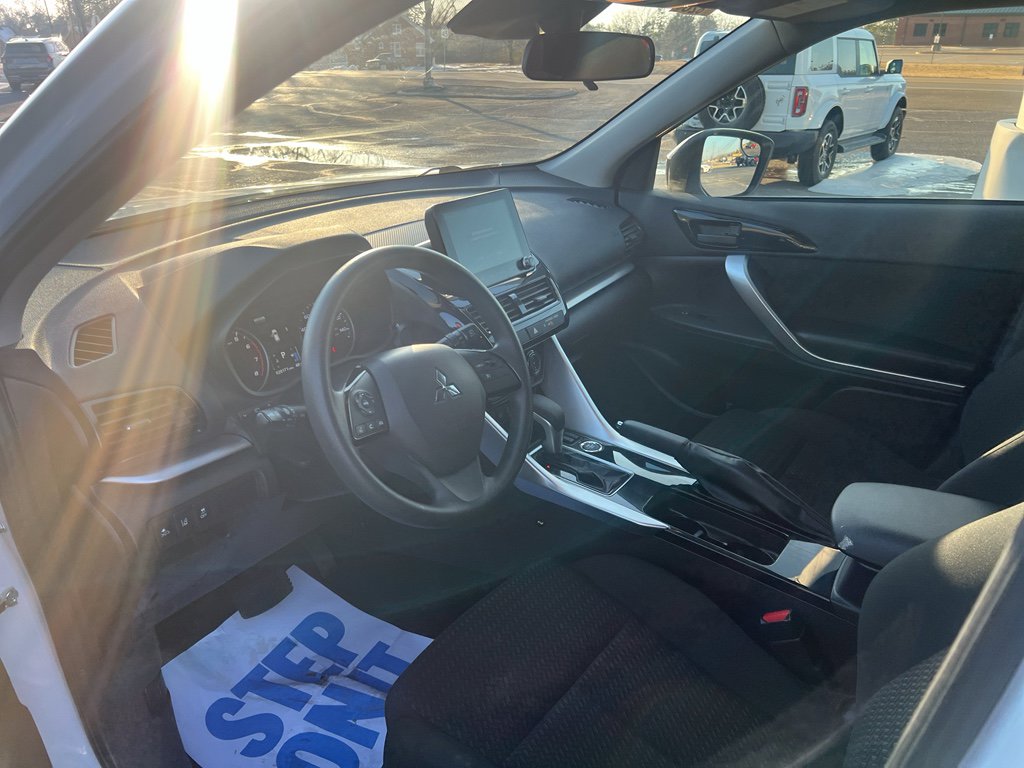 Used 2023 Mitsubishi Eclipse Cross LE AWD/4WD image 19