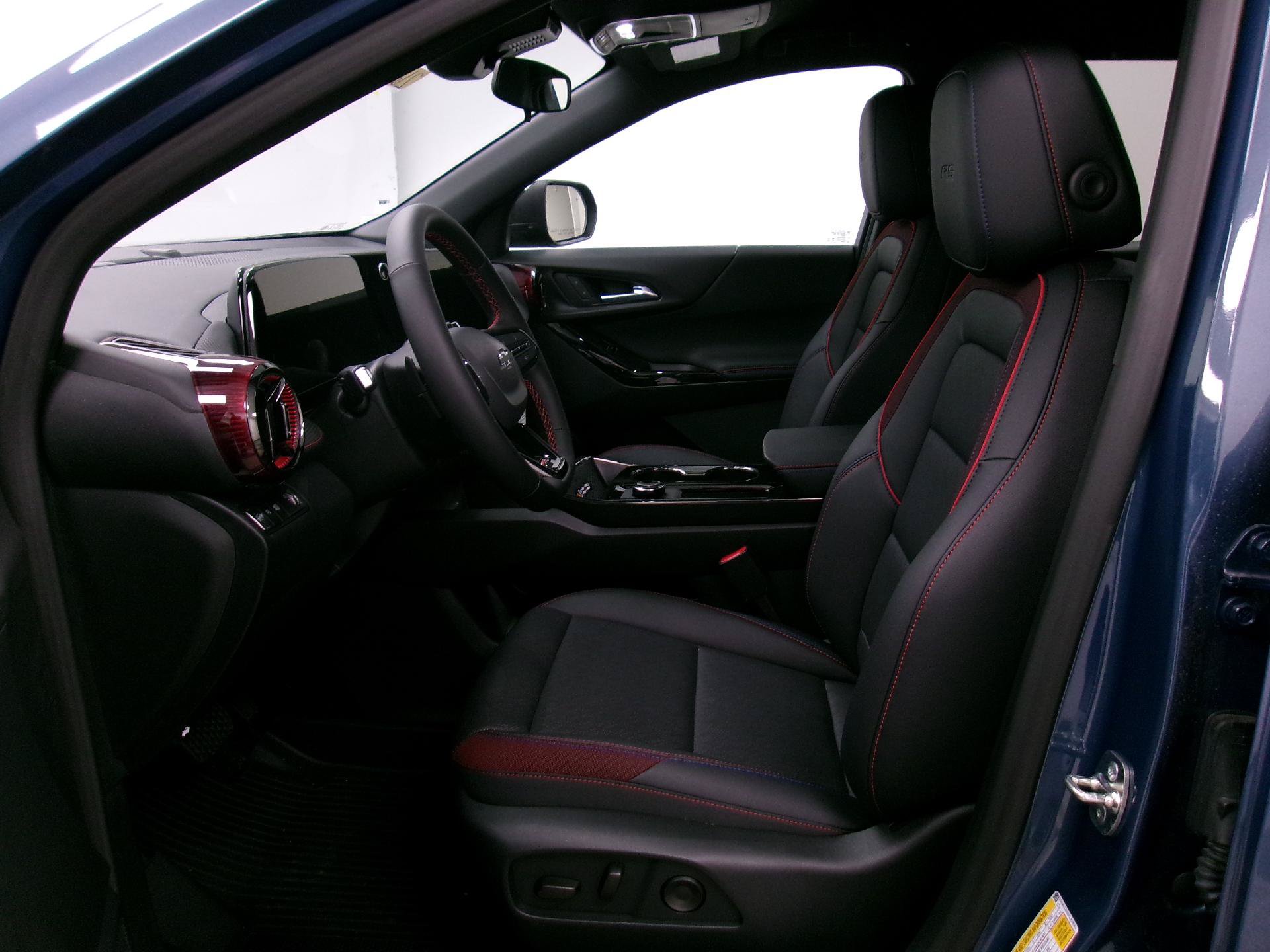 New 2026 Chevrolet Equinox RS w/ LPO, Floor Liner Package FWD image 8