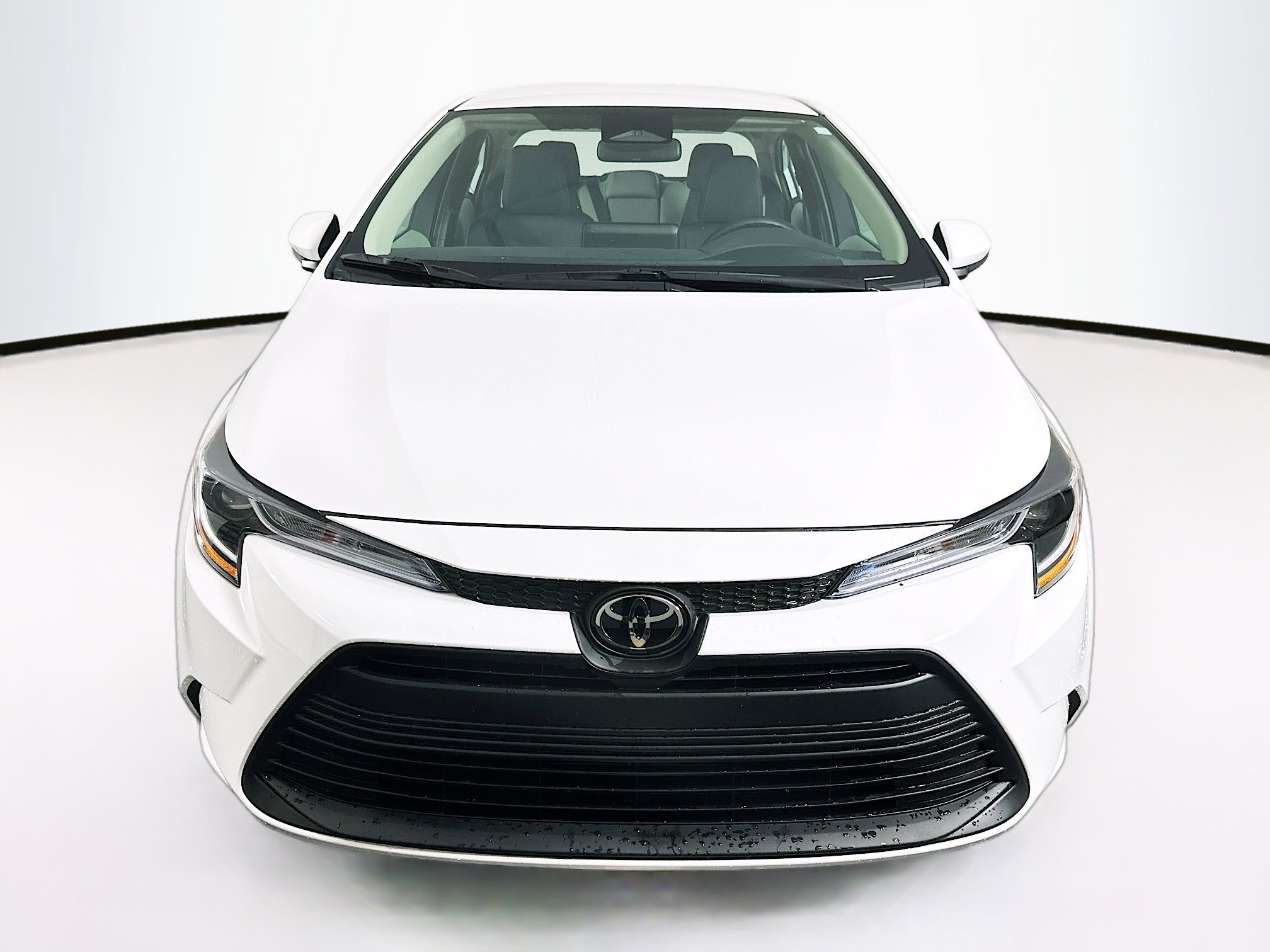 Used 2026 Toyota Corolla LE FWD image 2