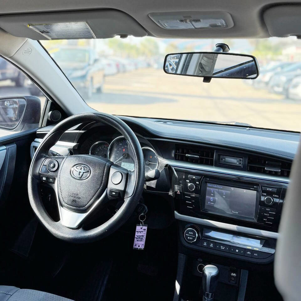 Used 2015 Toyota Corolla LE FWD image 6