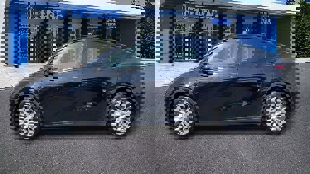 Used 2023 Tesla Model Y Long Range image 5