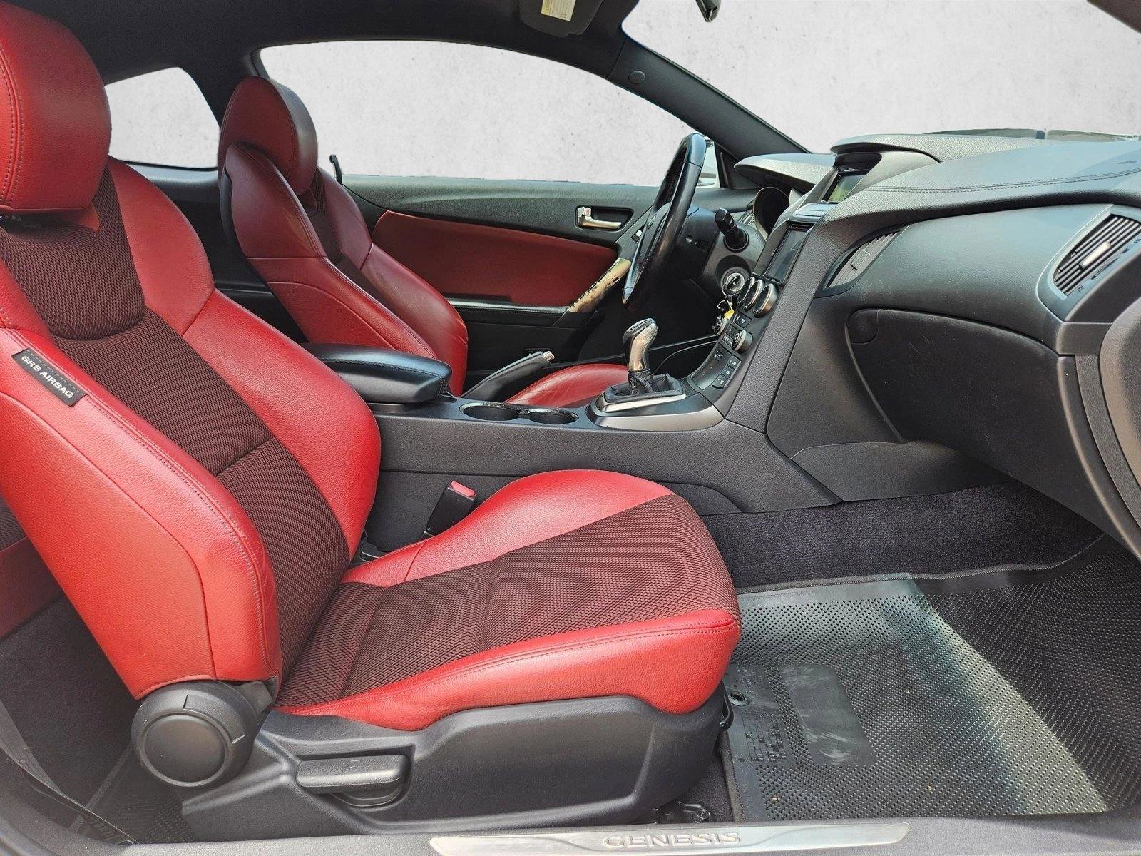 Used 2013 Hyundai Genesis 2.0T RWD image 18