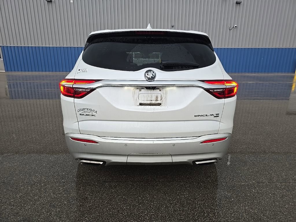 Used 2018 Buick Enclave Avenir w/ Avenir Technology Package AWD/4WD image 4