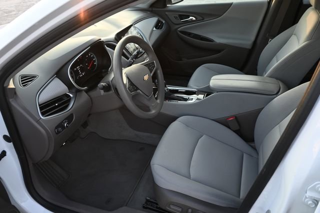 Used 2023 Chevrolet Malibu LT image 9