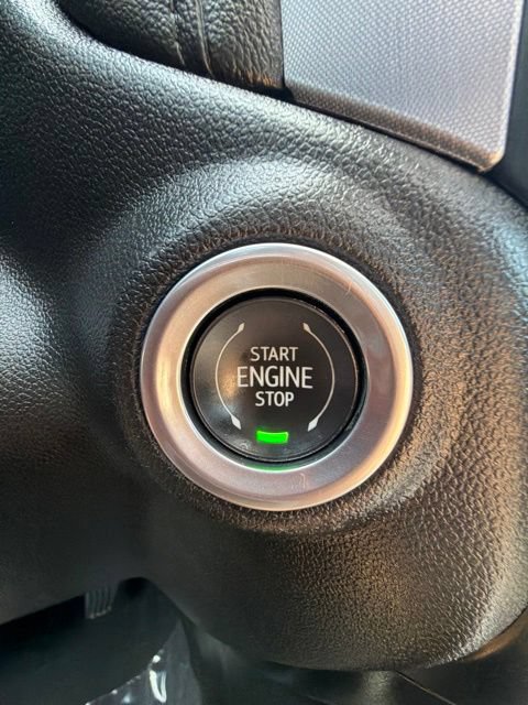 Used 2019 GMC Sierra 1500 SLT w/ SLT Premium Plus Package AWD/4WD image 17