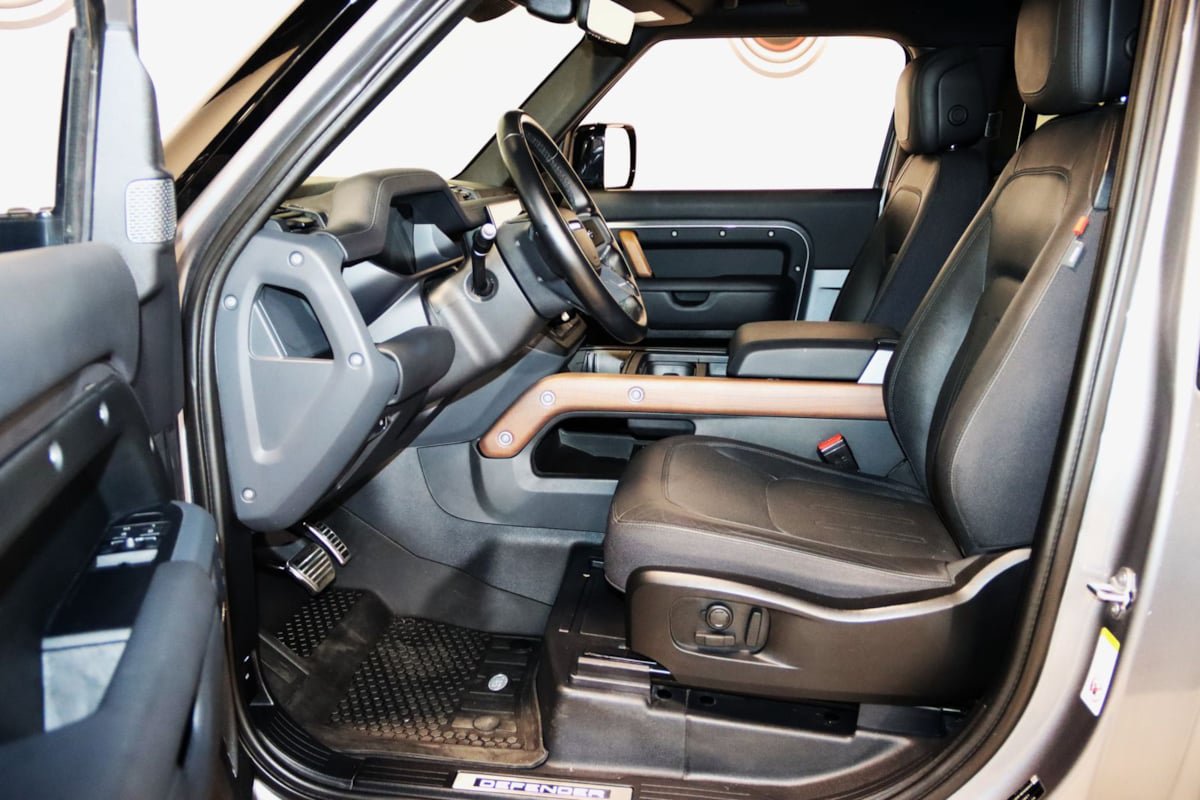 Used 2023 Land Rover Defender 90 X AWD/4WD image 36
