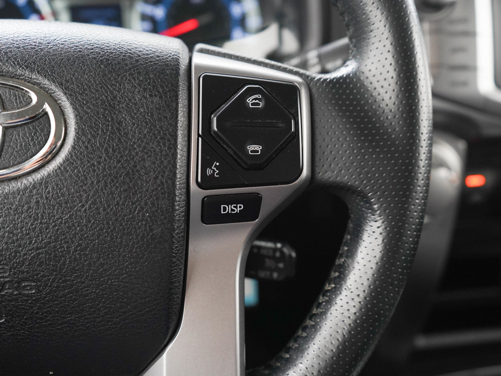 Used 2018 Toyota 4Runner SR5 Premium AWD/4WD image 25
