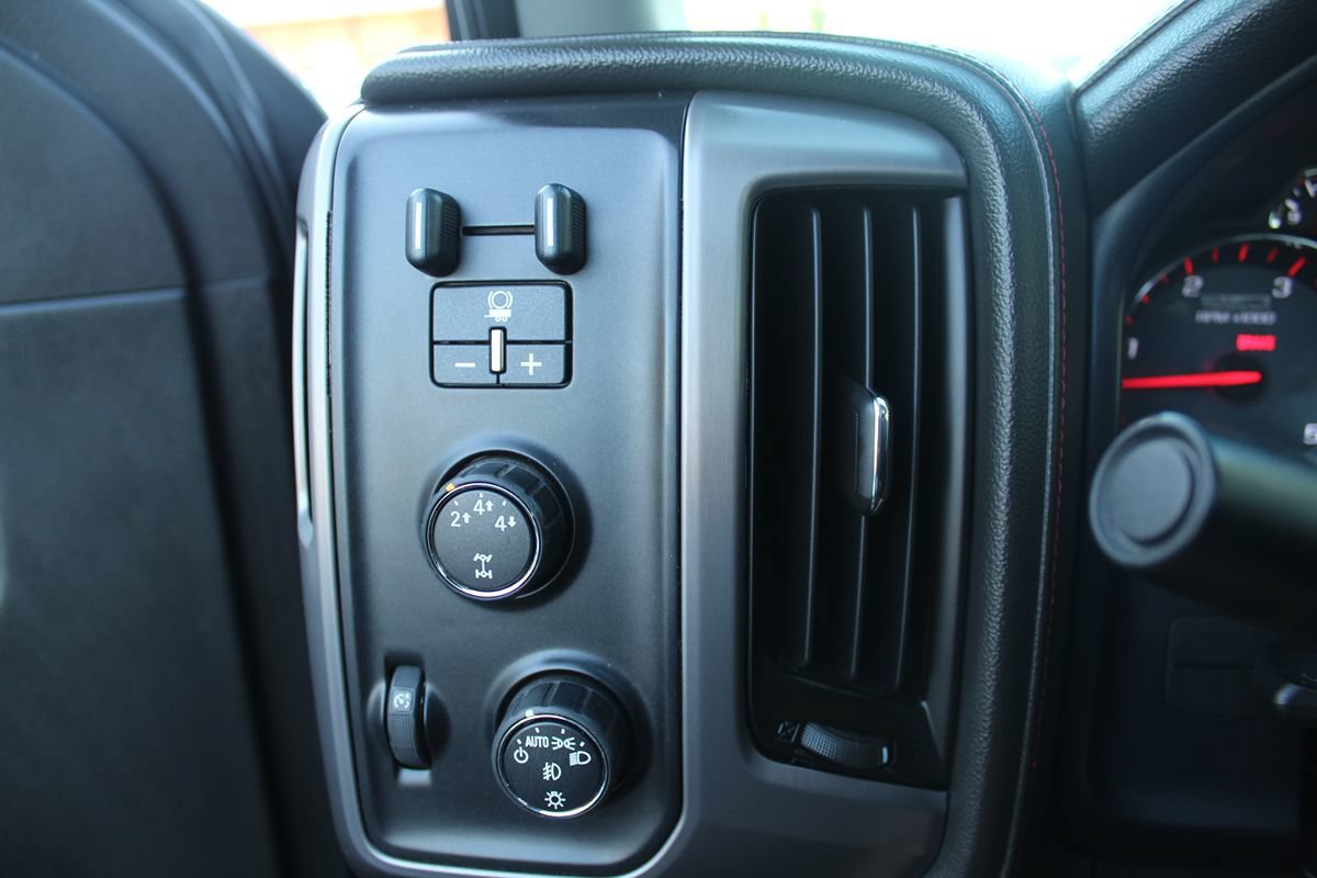Used 2015 GMC Sierra 2500 SLT w/ Duramax Plus Package AWD/4WD image 35