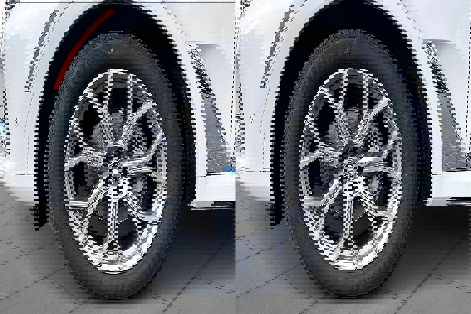 Used 2021 BMW X7 xDrive40i w/ Premium Package image 11