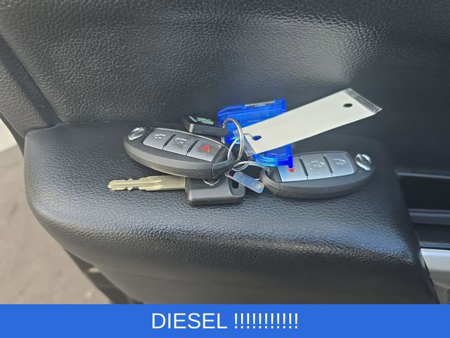 Used 2019 Nissan Titan SV w/ SV Convenience Package image 26