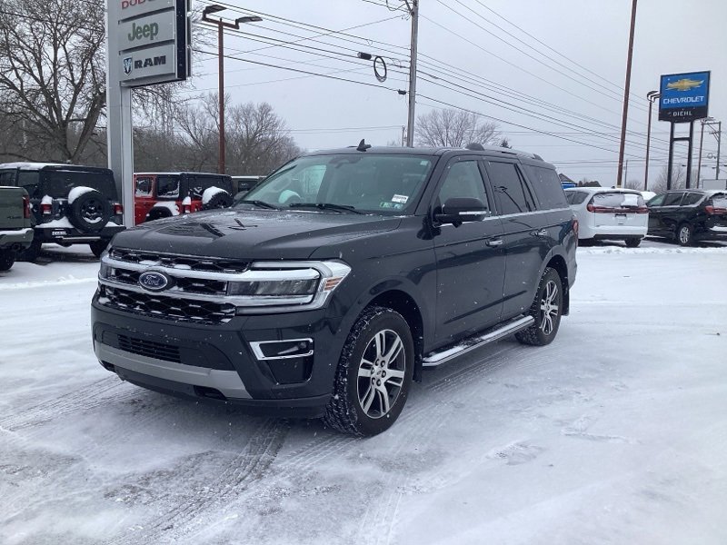 Used 2022 Ford Expedition Limited image 3