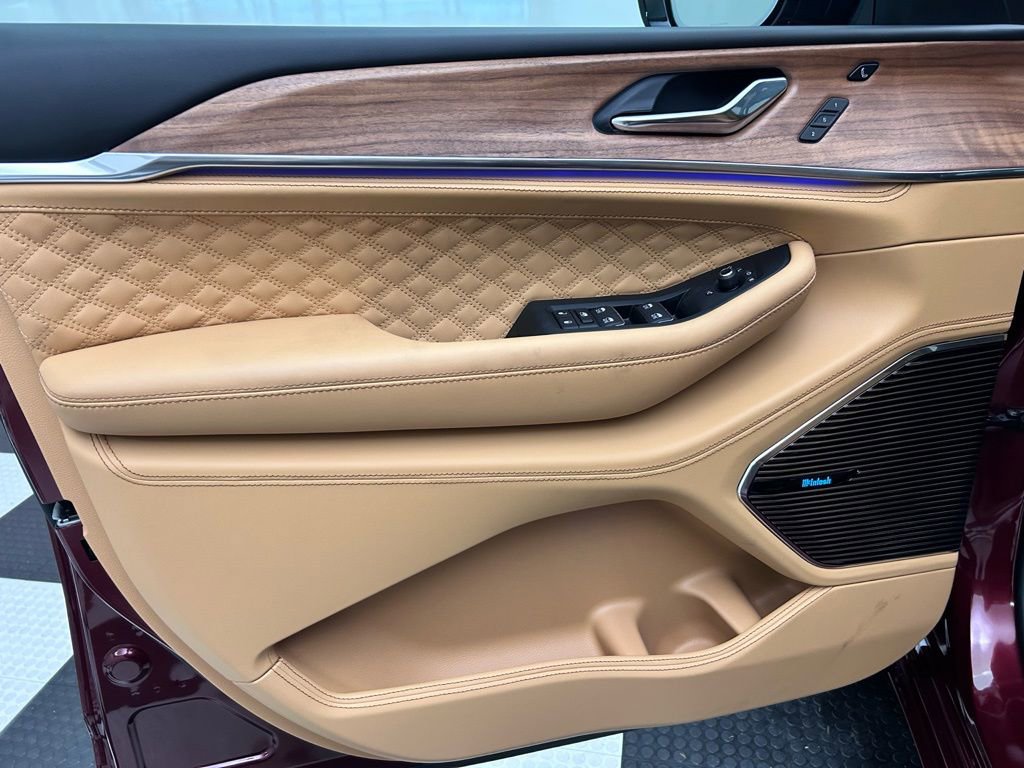 New 2026 Jeep Grand Cherokee Summit image 10