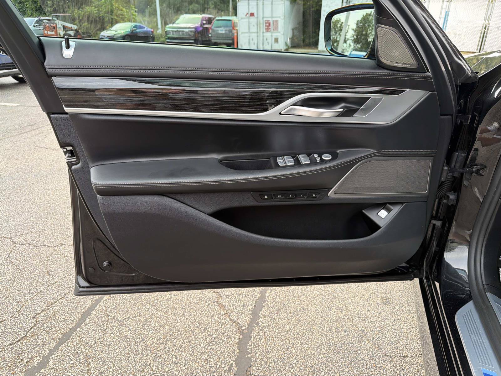 Used 2020 BMW 750i xDrive w/ Executive Package AWD/4WD image 17