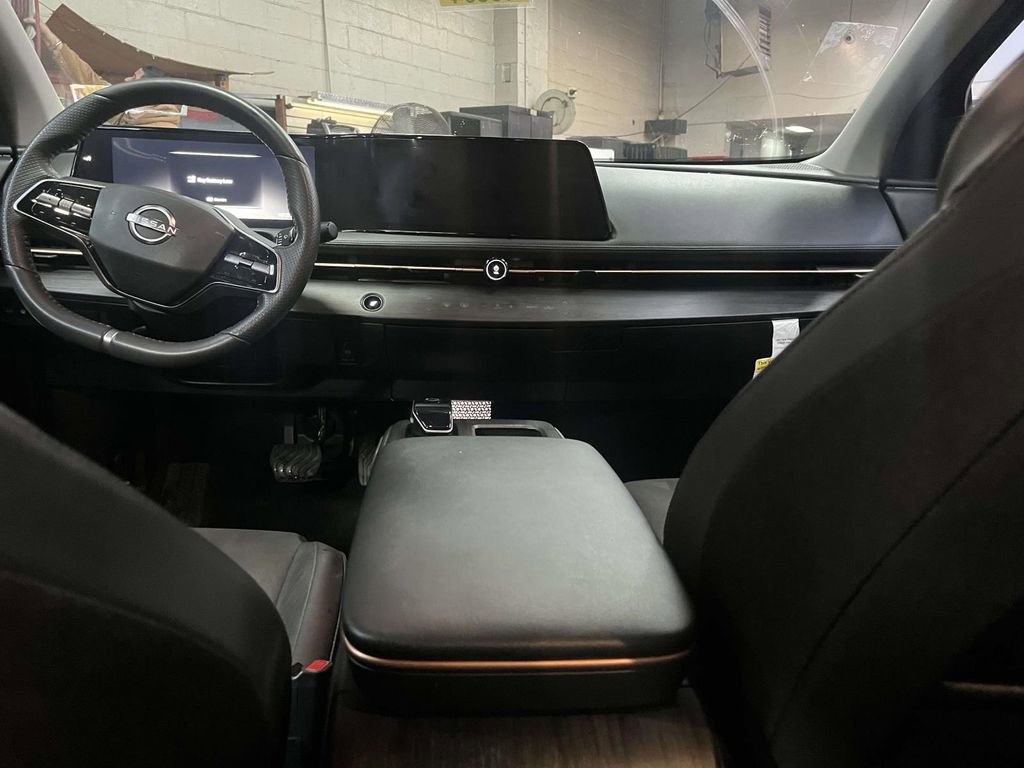 Used 2023 Nissan Ariya AWD image 14