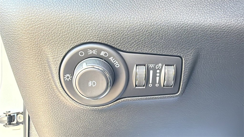 New 2026 Jeep Compass Limited image 19