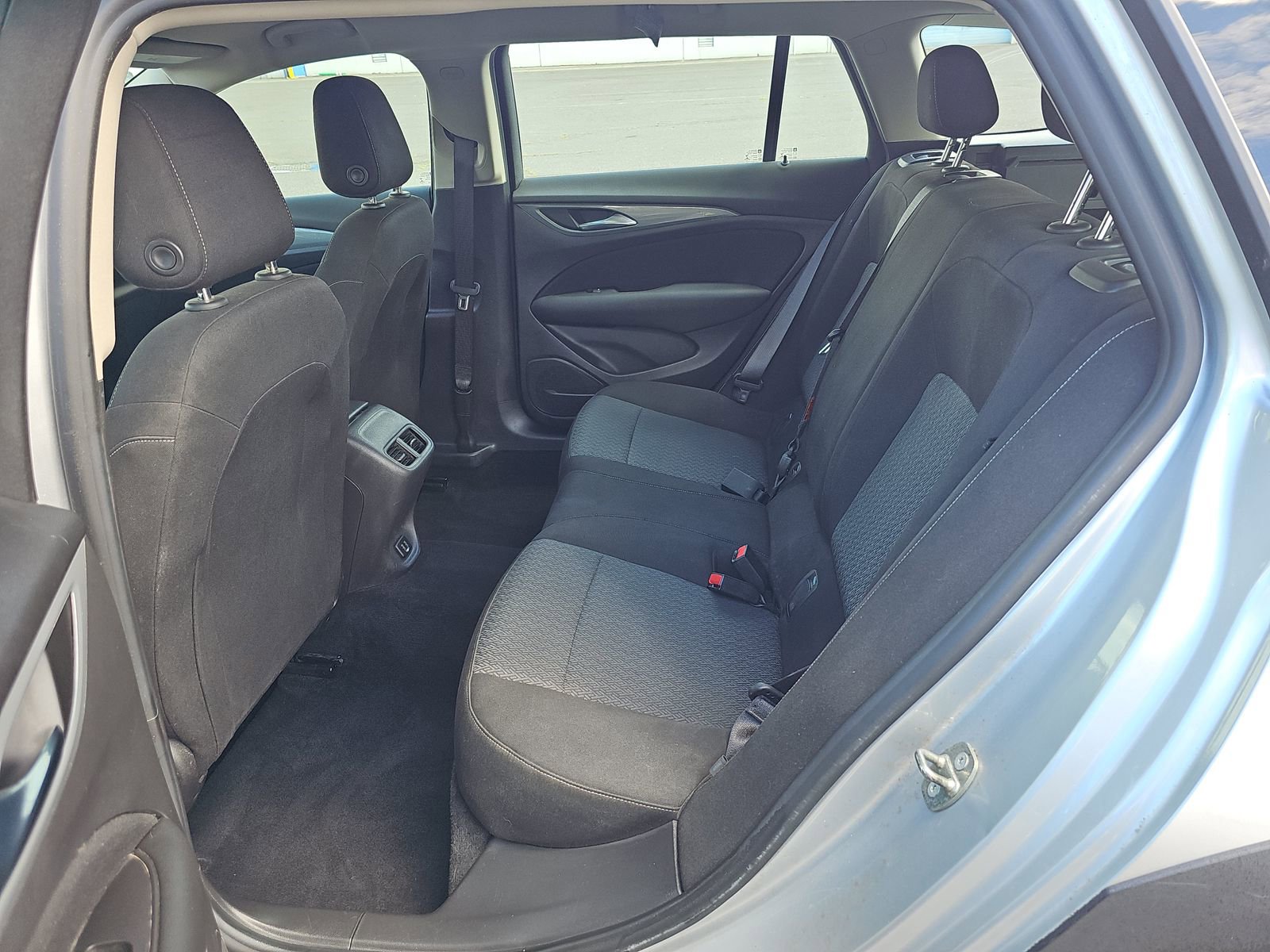 Used 2018 Buick Regal Preferred AWD/4WD image 16