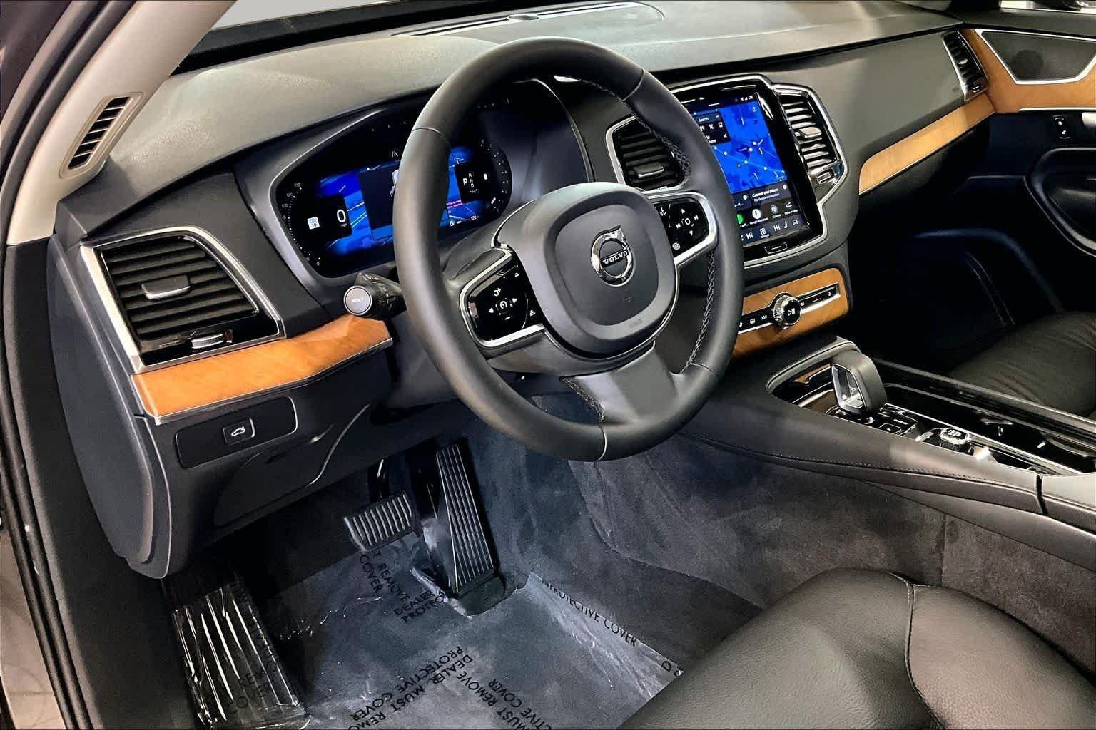 Certified 2024 Volvo XC90 B6 Plus w/ Protection Package Premier AWD/4WD image 17