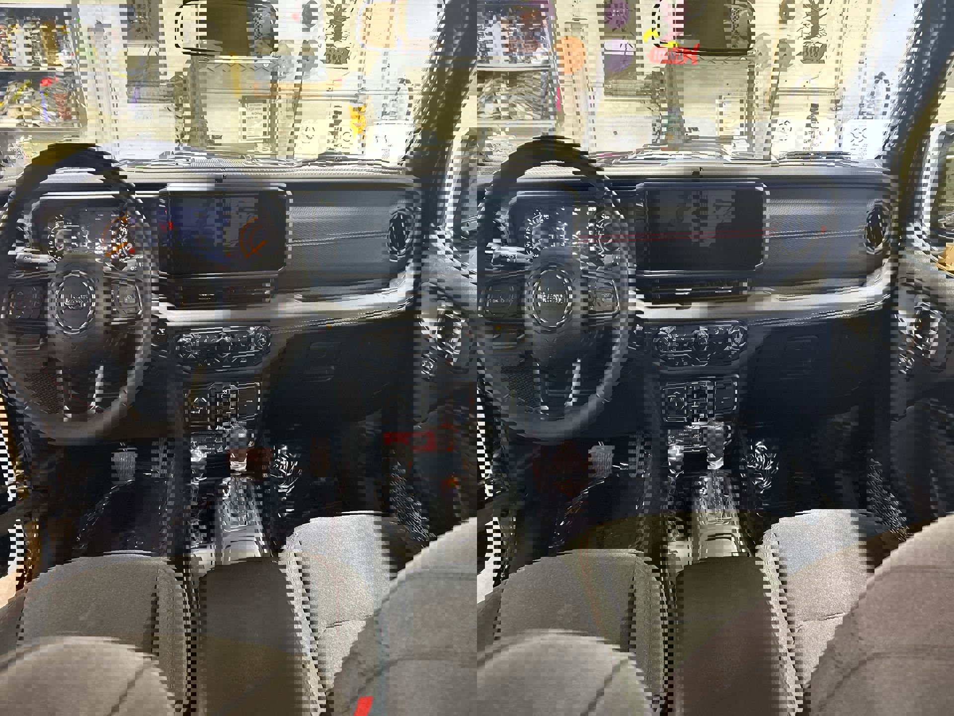 Used 2024 Jeep Gladiator Rubicon w/ Convenience Group image 21