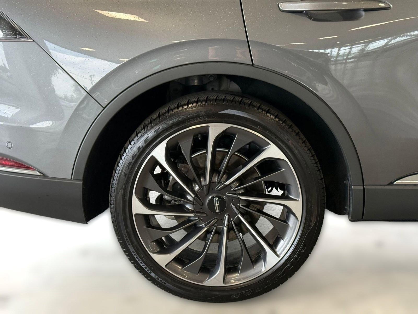 Used 2023 Lincoln Aviator Reserve w/ Equipment Group 201A RWD image 12