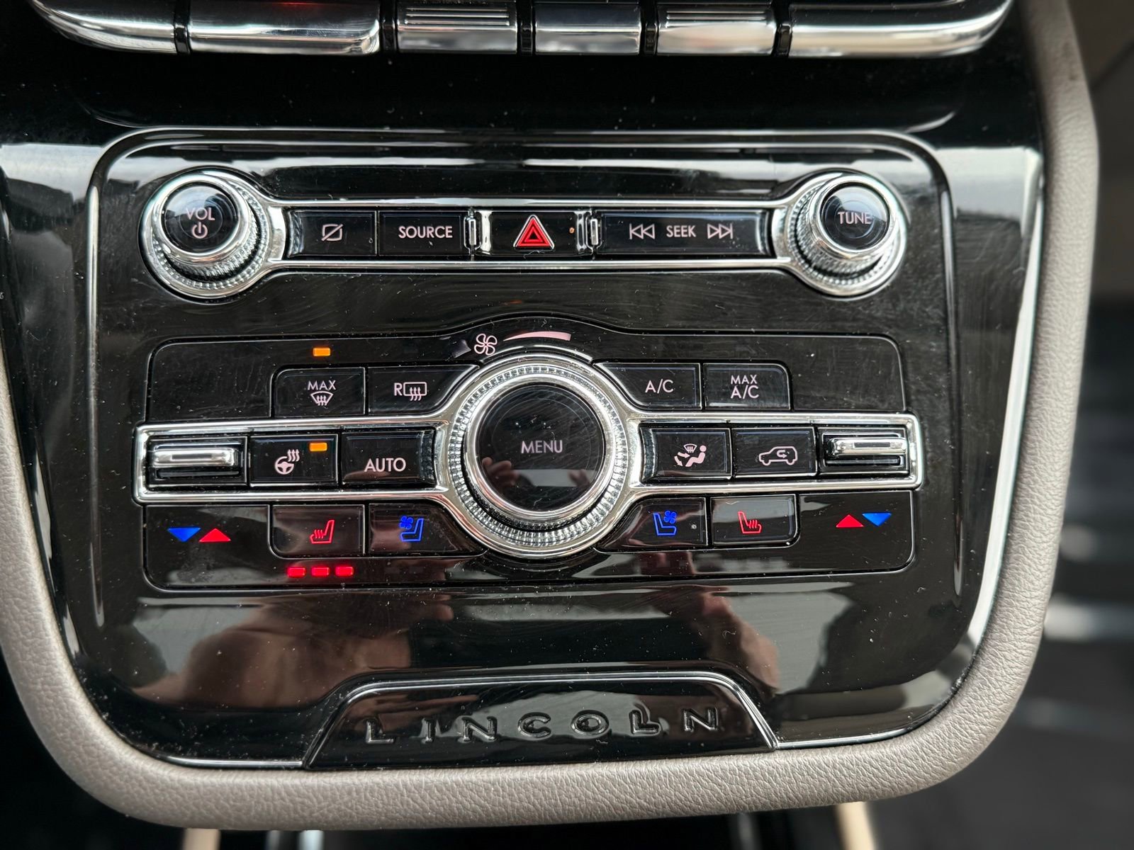 Used 2022 Lincoln Corsair AWD w/ Premium Package image 23