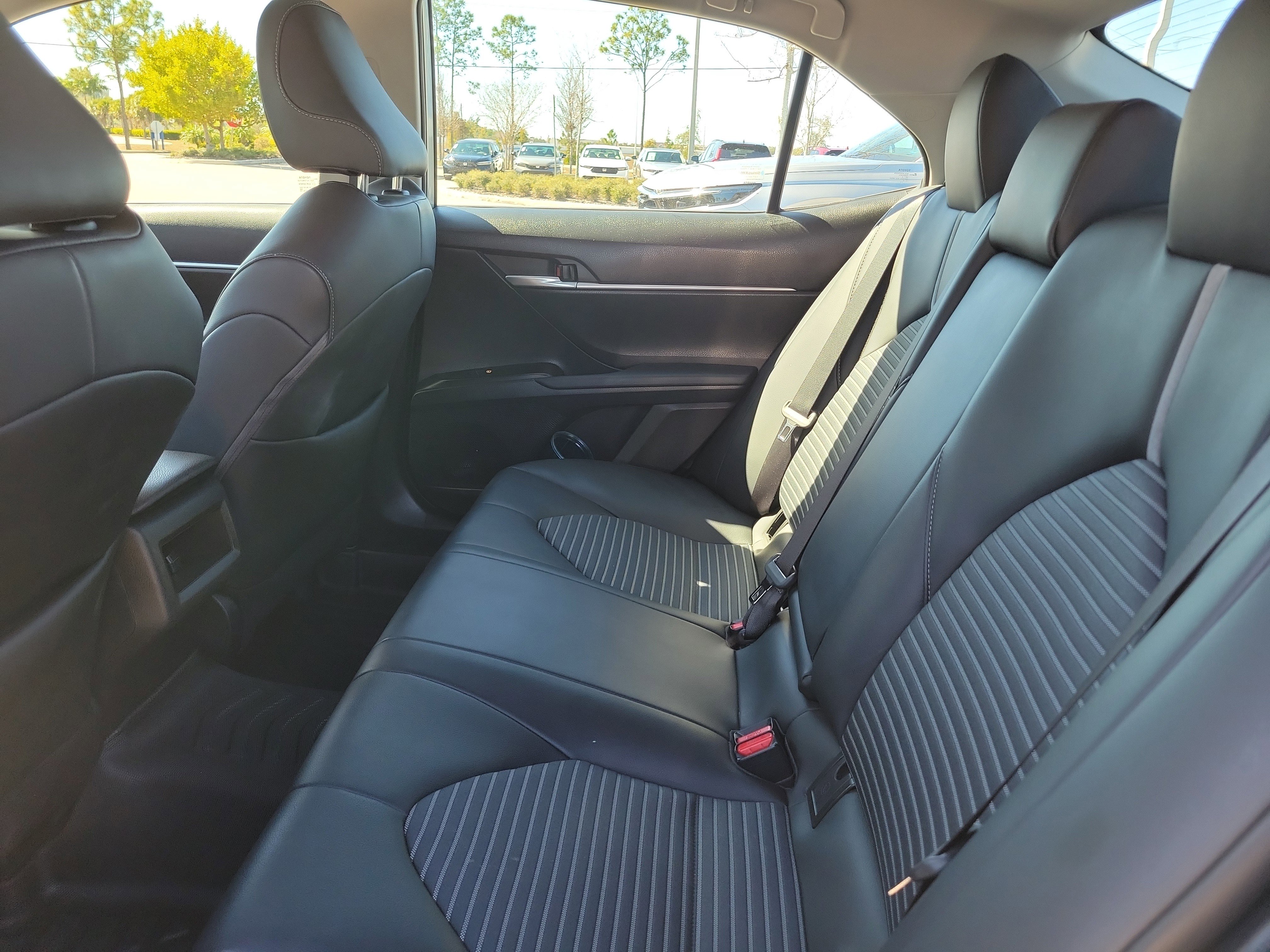 Used 2023 Toyota Camry SE image 12