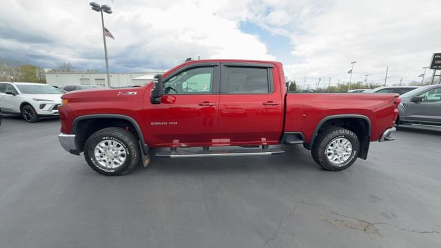 Used 2024 Chevrolet Silverado 2500 LT AWD/4WD image 5