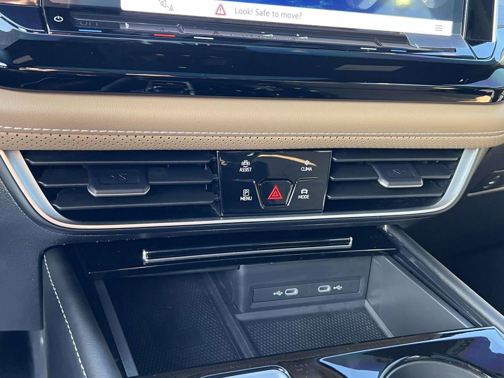 Used 2024 Volkswagen Atlas Cross Sport SE image 35