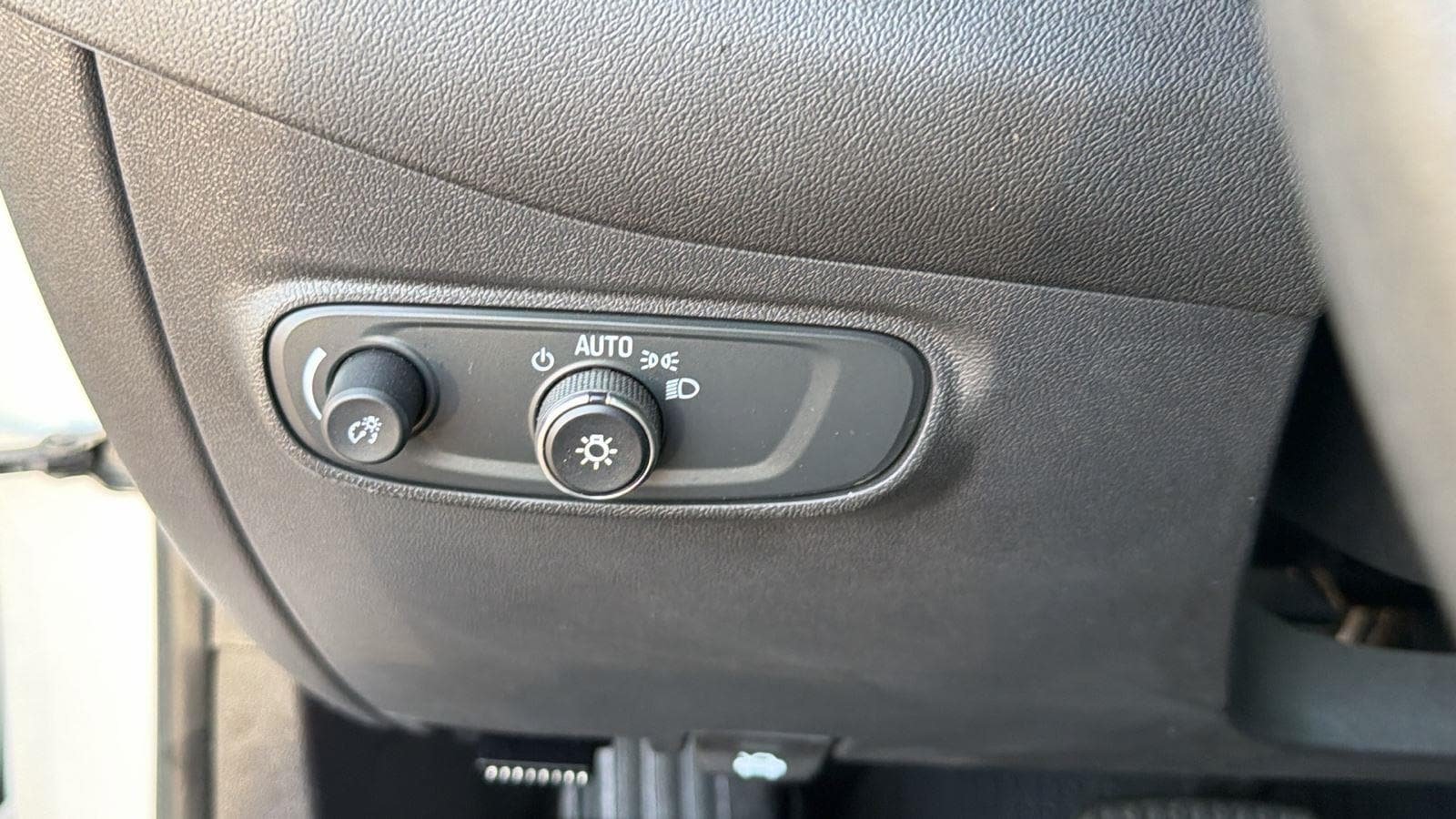 Used 2024 Chevrolet Equinox LS w/ LS Convenience Package FWD image 24
