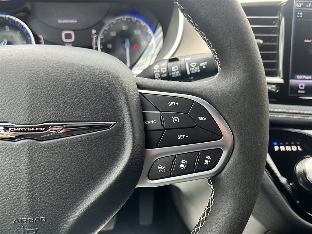 New 2025 Chrysler Pacifica Select image 19