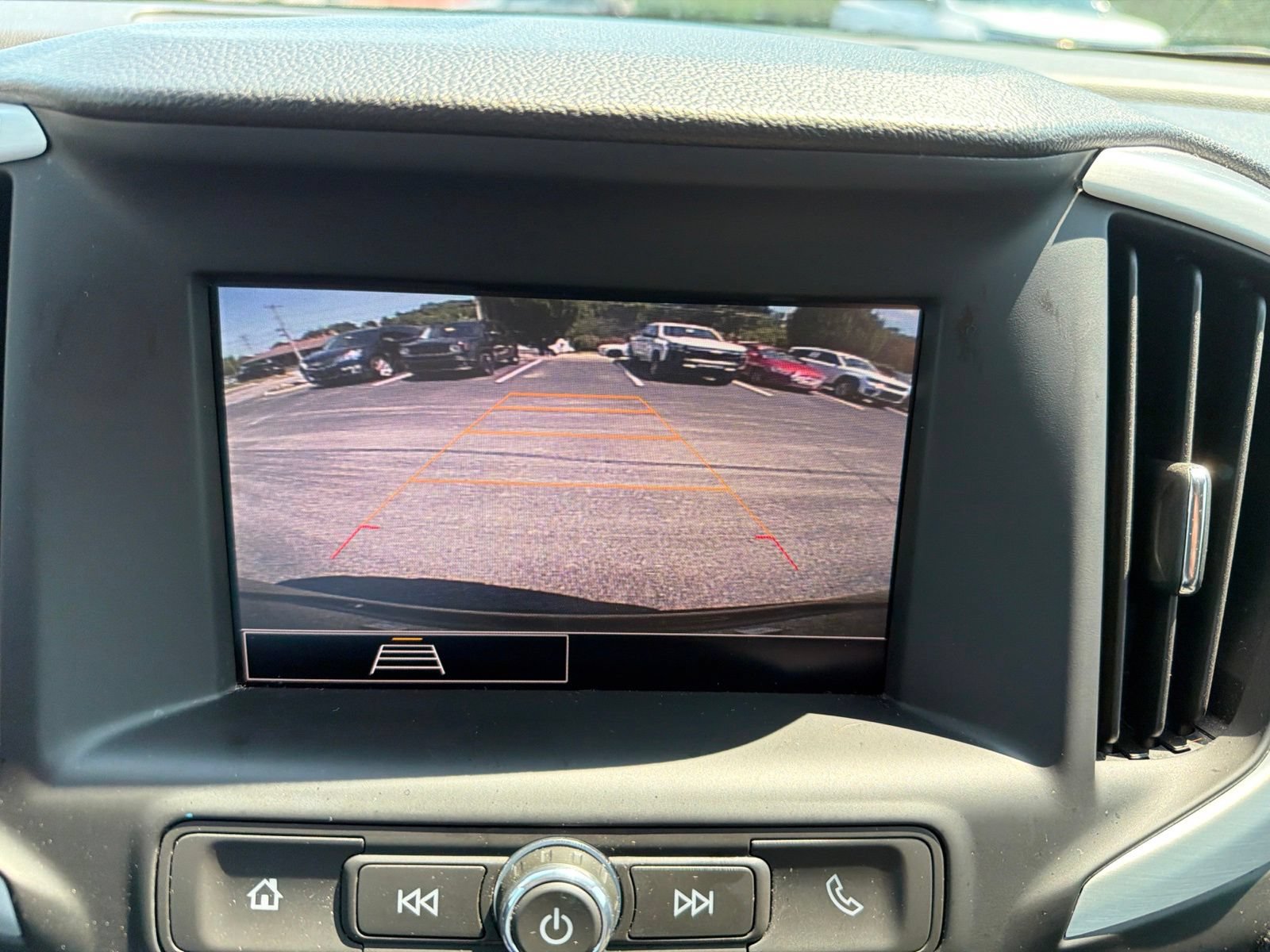 Used 2024 GMC Terrain SLE AWD/4WD image 18