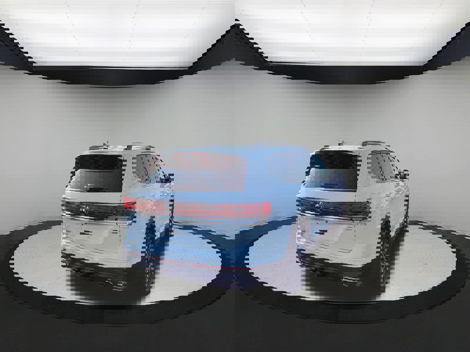 Used 2024 Volkswagen Atlas SE image 8