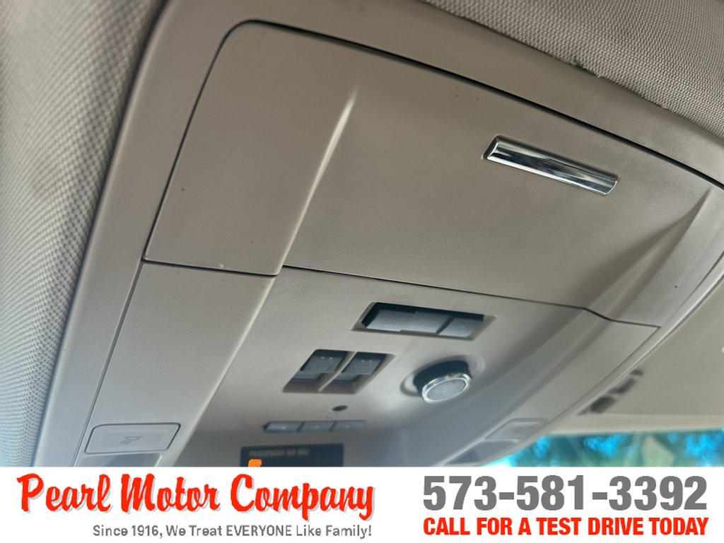 Used 2017 GMC Yukon XL SLT w/ Premium Edition AWD/4WD image 15