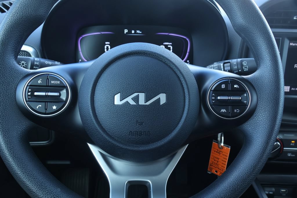 Used 2025 Kia Soul LX w/ LX Technology Package FWD image 28