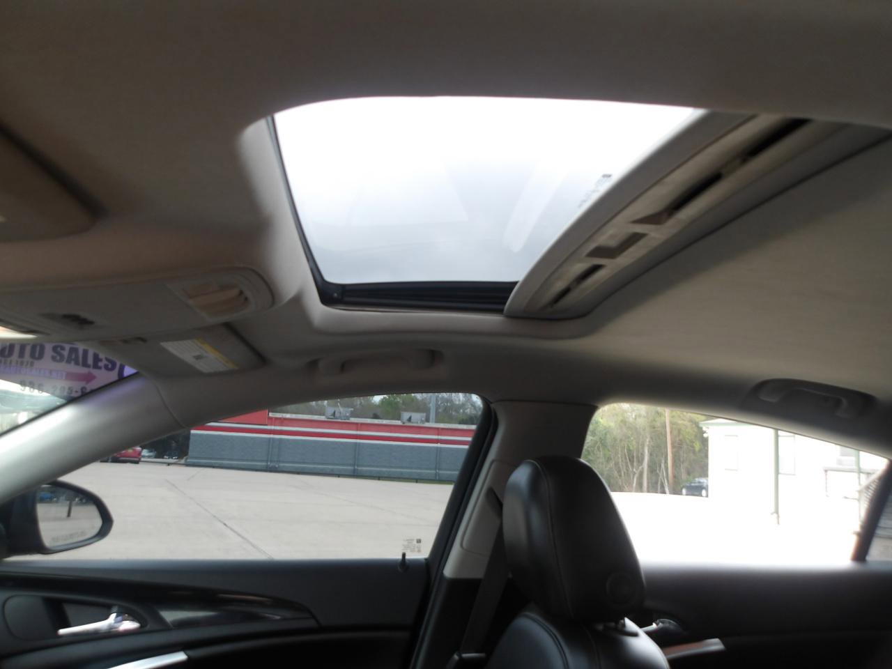 Used 2013 Buick Regal Premium FWD image 25