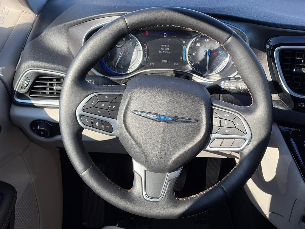 Used 2020 Chrysler Pacifica Touring-L Plus FWD image 15