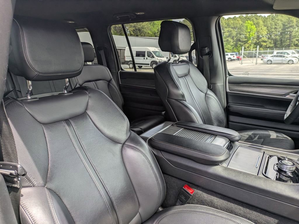 Used 2024 Jeep Wagoneer Series II w/ Flexible Seating Group image 38