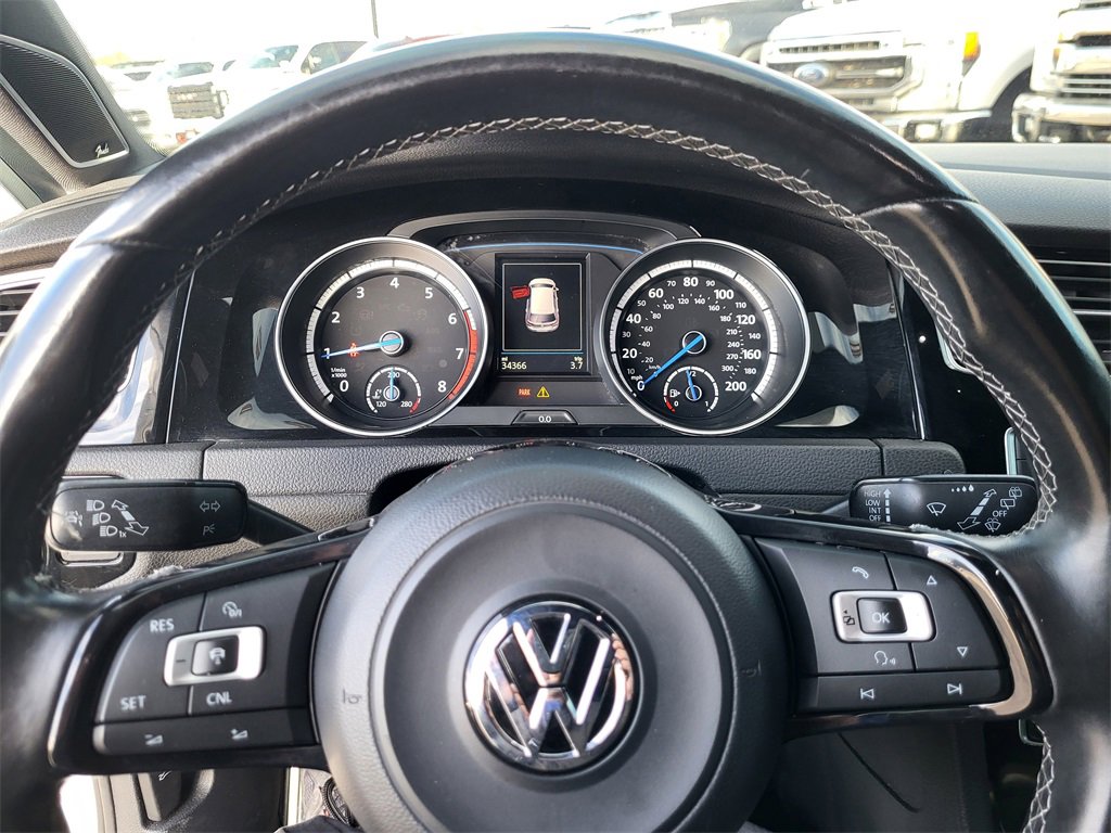 Used 2017 Volkswagen Golf R 4-Door image 11