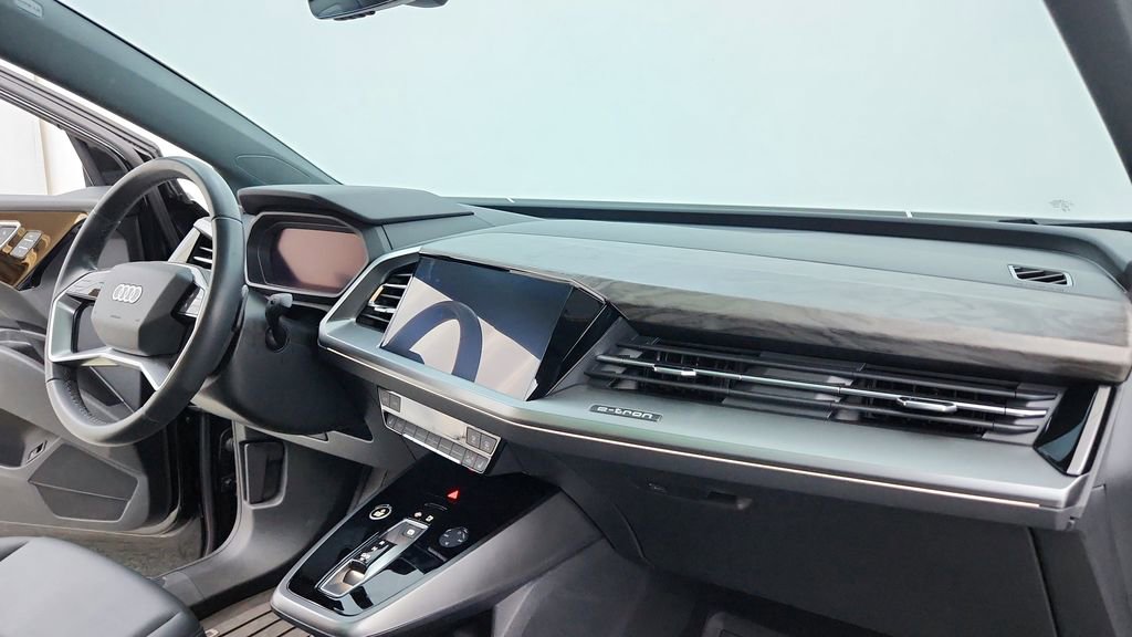 Used 2024 Audi Q4 e-tron Premium w/ Convenience Package image 26