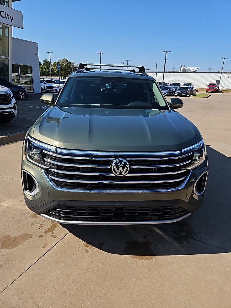 New 2026 Volkswagen Atlas SE image 2