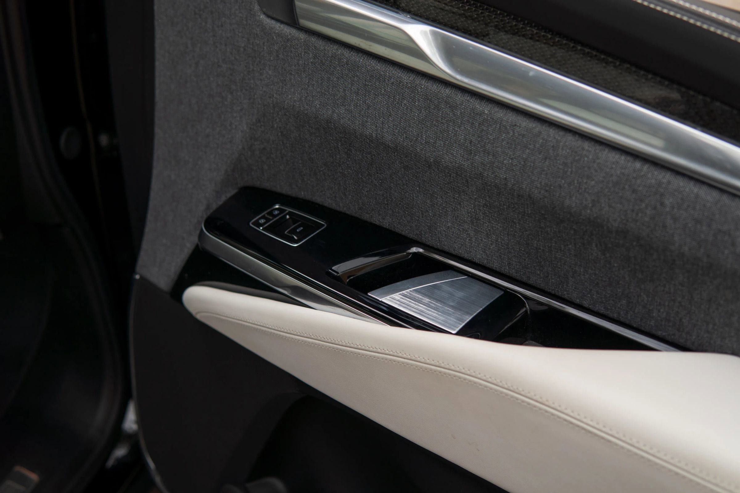 Used 2025 Cadillac Escalade V w/ LPO, Floor Liner Package image 36