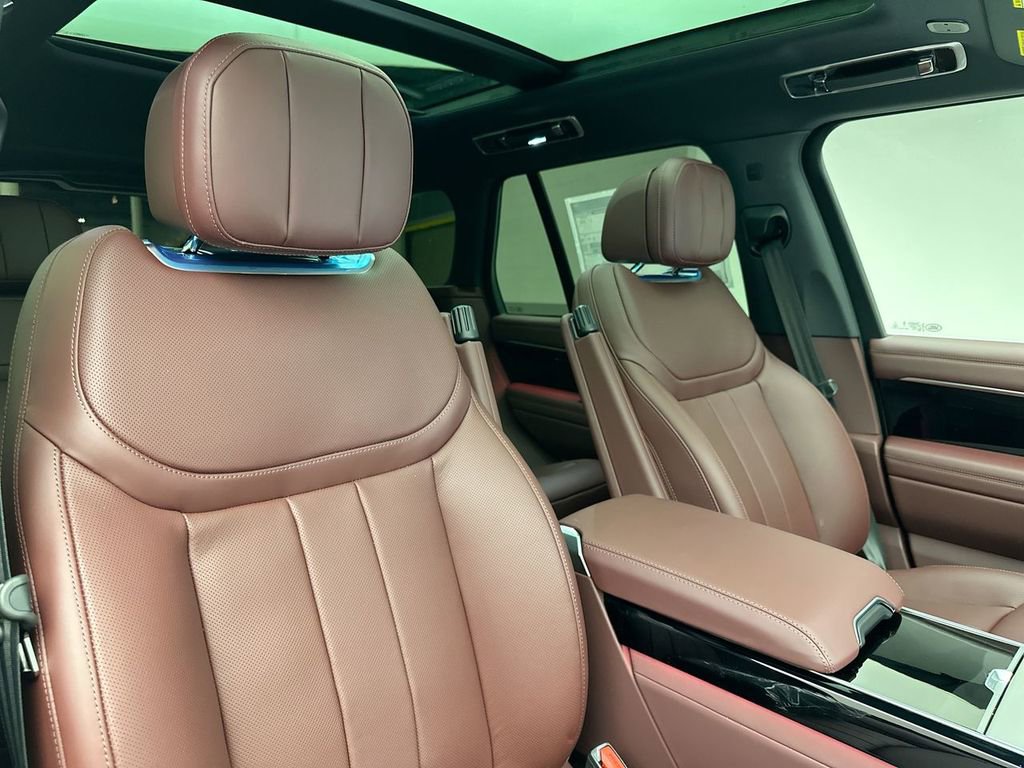 New 2025 Land Rover Range Rover SE image 5