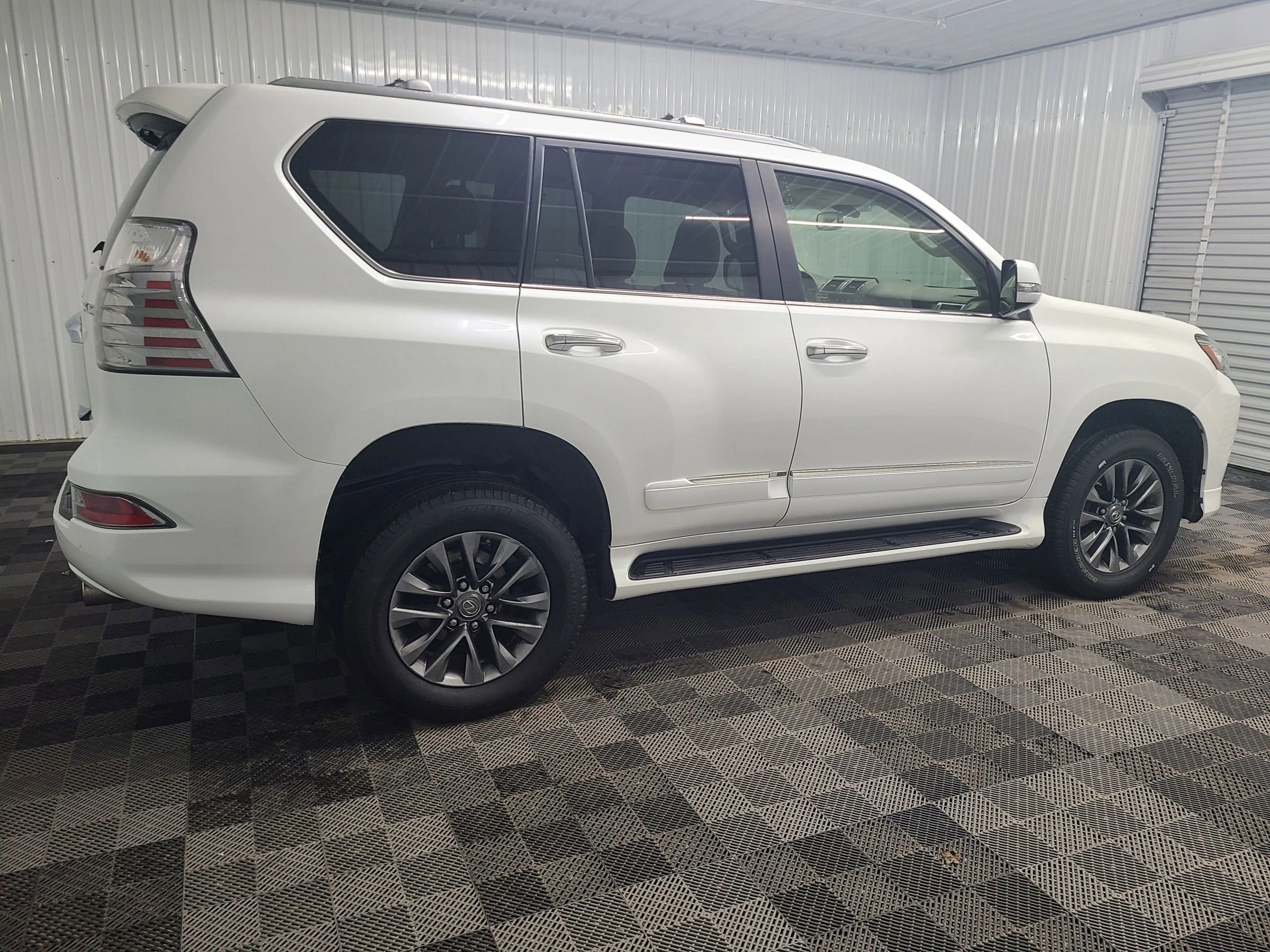 Used 2014 Lexus GX 460 Luxury image 12