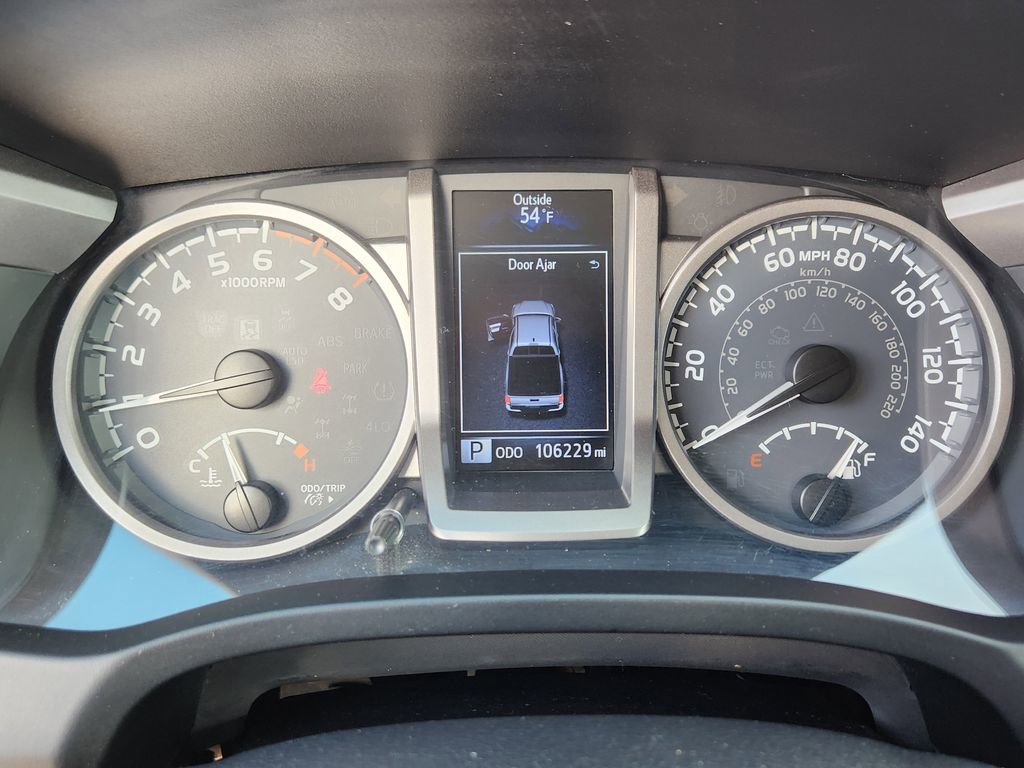 Used 2018 Toyota Tacoma SR5 image 15