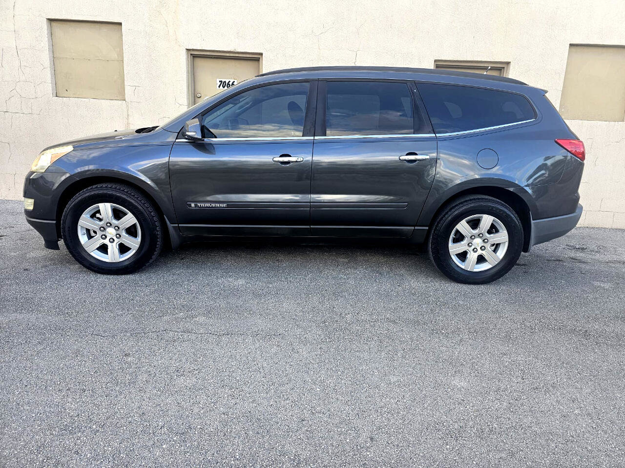 Used 2009 Chevrolet Traverse LT image 10